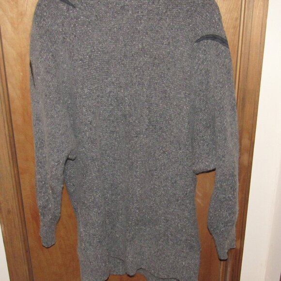 Vintage Sweater - Picture 2 of 3